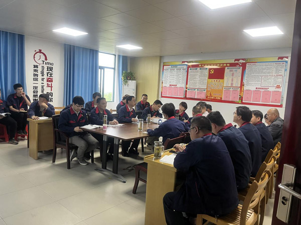 王伍升到建材研究室、建材公司調研